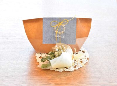刺繍バック　焼き菓子2個　チョコレート３個