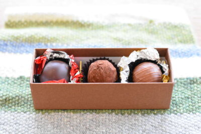 大人のチョコレート3個入　チェリーボンボン、ブランデートリュフ、ウイスキートリュフ